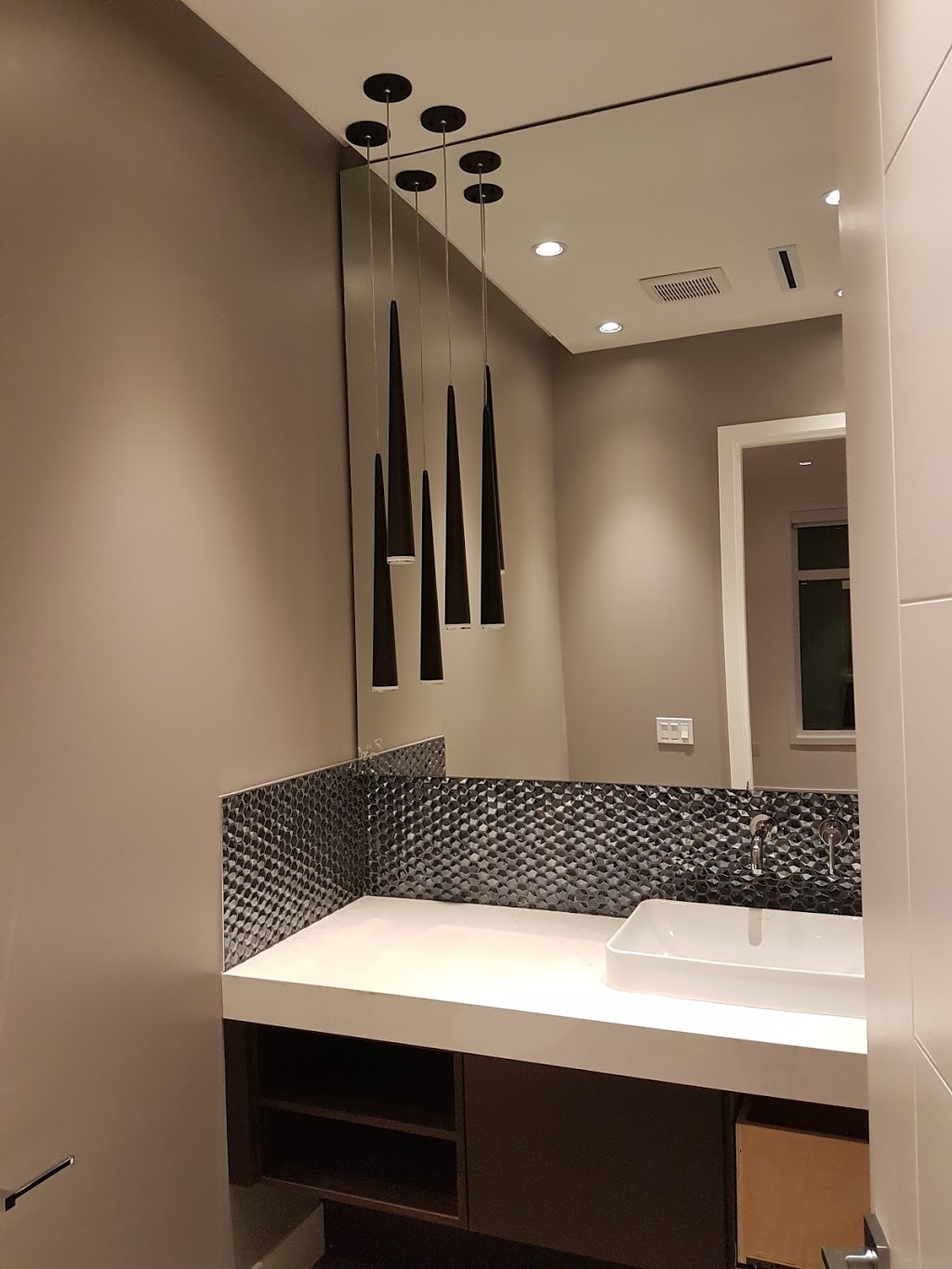 Net Glass Co. | 4261 Musqueam Dr, Vancouver, BC V6N 3R8, Canada | Phone: (778) 927-8690