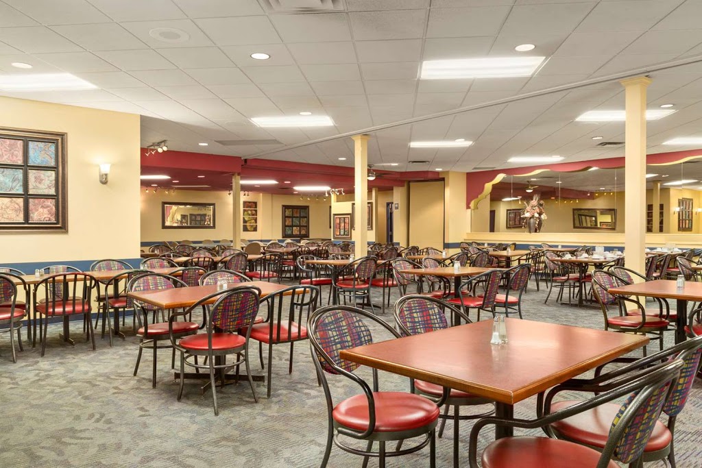 Travelodge by Wyndham Edmonton East | 3414 118 Ave NW, Edmonton, AB T5W 0Z4, Canada | Phone: (780) 474-0456