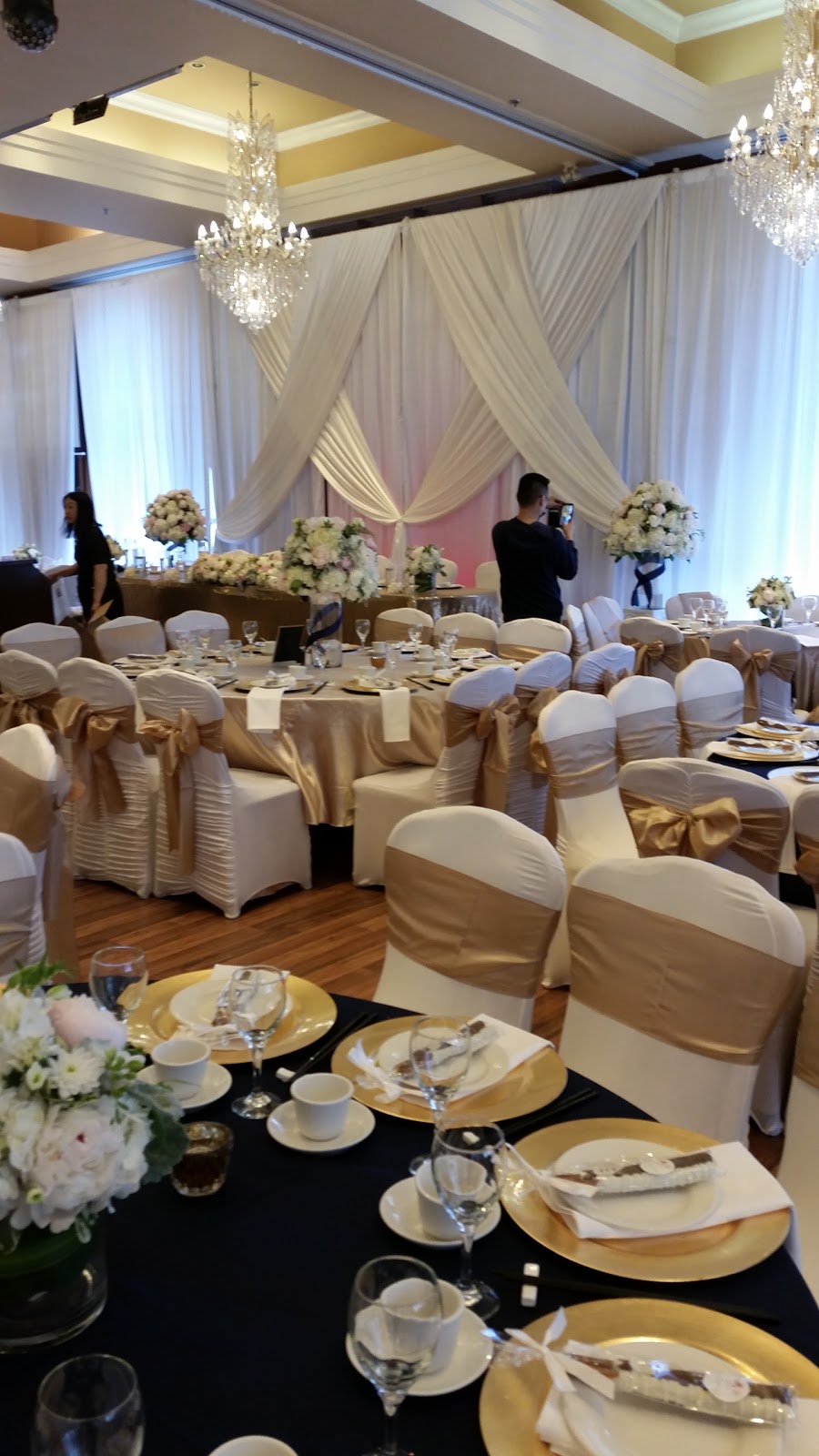 Flowers on 57th | 1376 E 57th Ave, Vancouver, BC V5X 1V3, Canada | Phone: (604) 321-1692