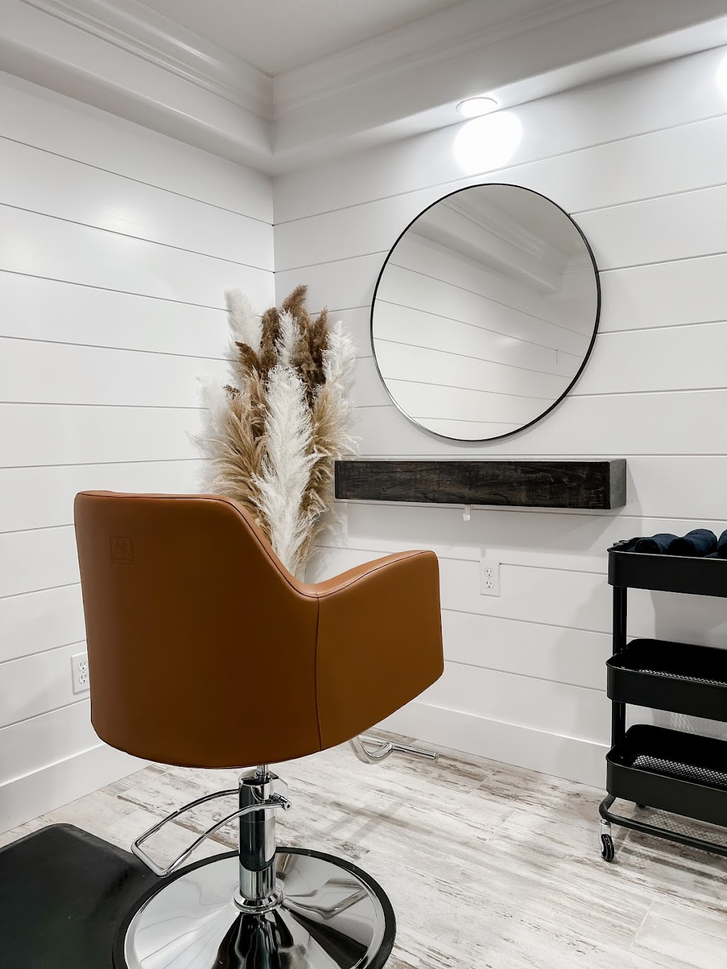 The blonding room | 21578 Richmond St, Arva, ON N0M 1C0, Canada | Phone: (519) 854-6330