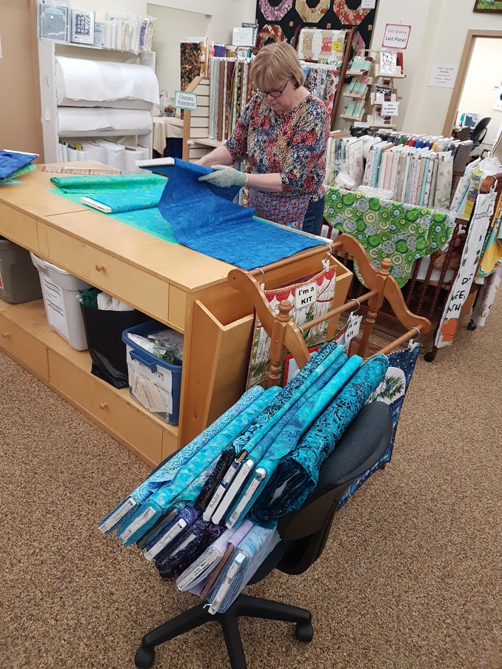 Along Came Quilting | 6432 1a St SW, Calgary, AB T2H 0G6, Canada | Phone: (403) 253-4419