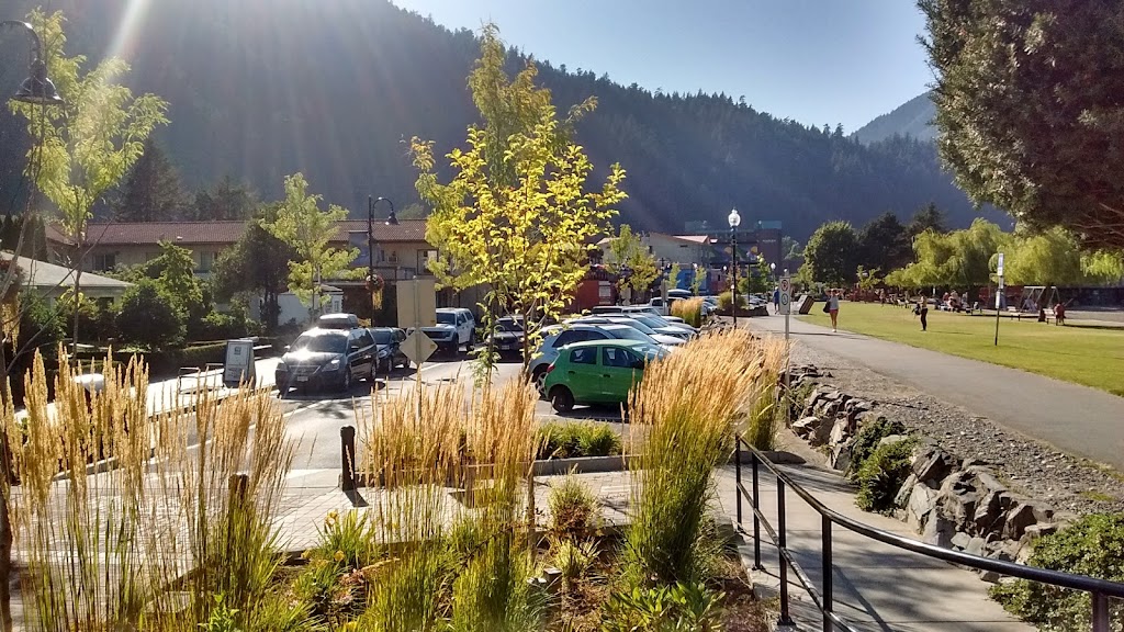 Harrison Memorial Hall | 290 Esplanade Ave, Harrison Hot Springs, BC V0M 1K0, Canada | Phone: (604) 796-2171