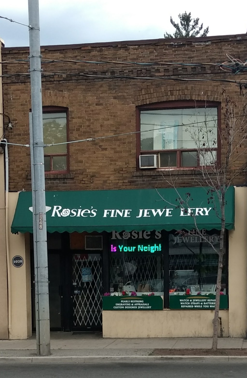 Rosies Fine Jewellery | clothing store | 1028 Kingston Rd, Toronto, ON M4E 1T5, Canada | 4166867900 OR +1 416-686-7900