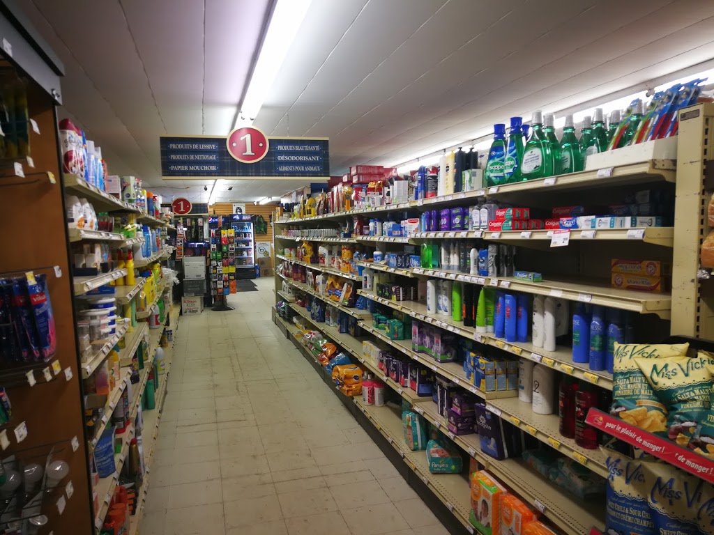 Marché Bonichoix Épicerie Y&Z inc. | 299 Avenue Royale, Saint-Tite-des-Caps, QC G0A 4J0, Canada | Phone: (418) 823-2314