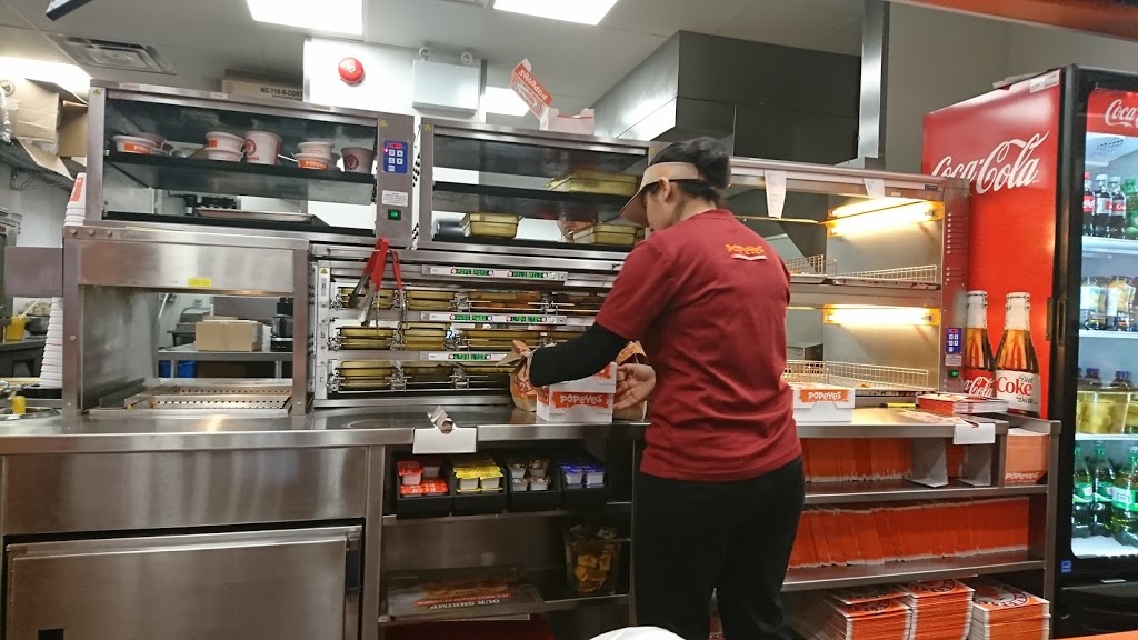 Popeyes Louisiana Kitchen | 2854 Howard Ave, Windsor, ON N8X 3Y5, Canada | Phone: (519) 250-6886