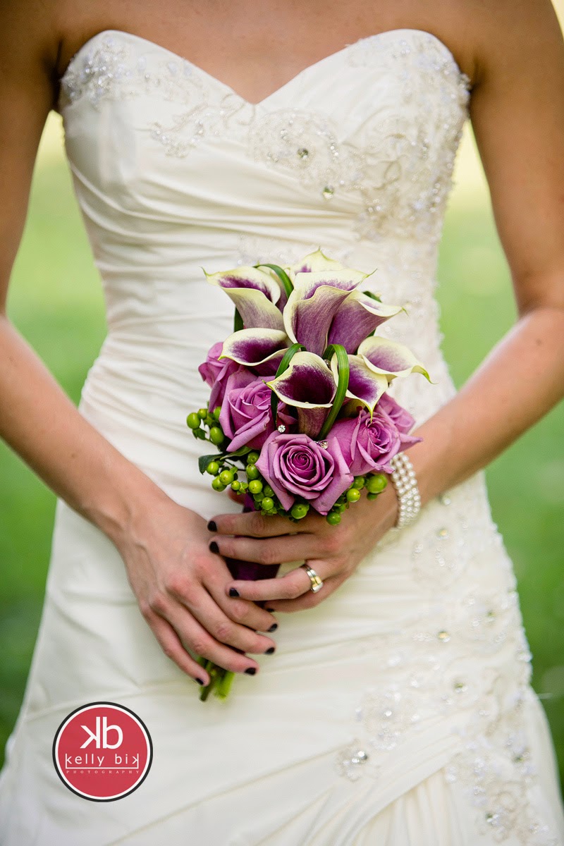 Dragonfly Flowers | 2230 McPhillips St, Winnipeg, MB R2V 3C8, Canada | Phone: (204) 633-5200