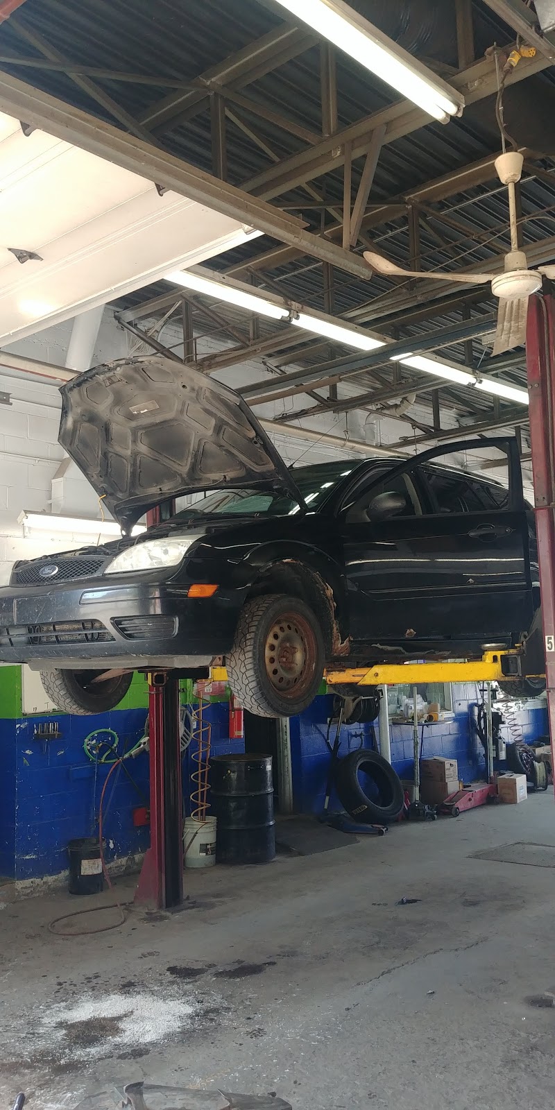 Point S - Villemaire Pneus et Mécanique - St-Jérome 851 | 851 Rue St Georges, Saint-Jérôme, QC J7Z 5E2, Canada | Phone: (450) 436-1060