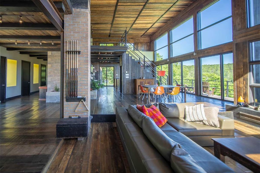 Chalet Le Panoramik | 3995 Chem. des Hauteurs, Sainte-Lucie-des-Laurentides, QC J0T 2J0, Canada | Phone: (514) 706-5794