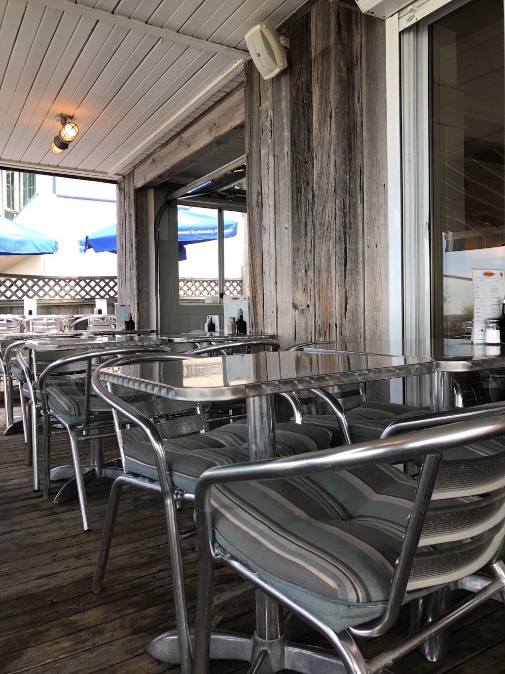 Hooked Fish Bar | 12157 Beecher St, Surrey, BC V4A 3G2, Canada | Phone: (604) 542-4665