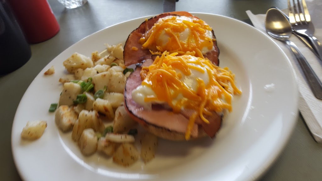 Farmhouse Cafe | 291 Island Hwy E, Parksville, BC V9P 2G9, Canada | Phone: (250) 248-5519