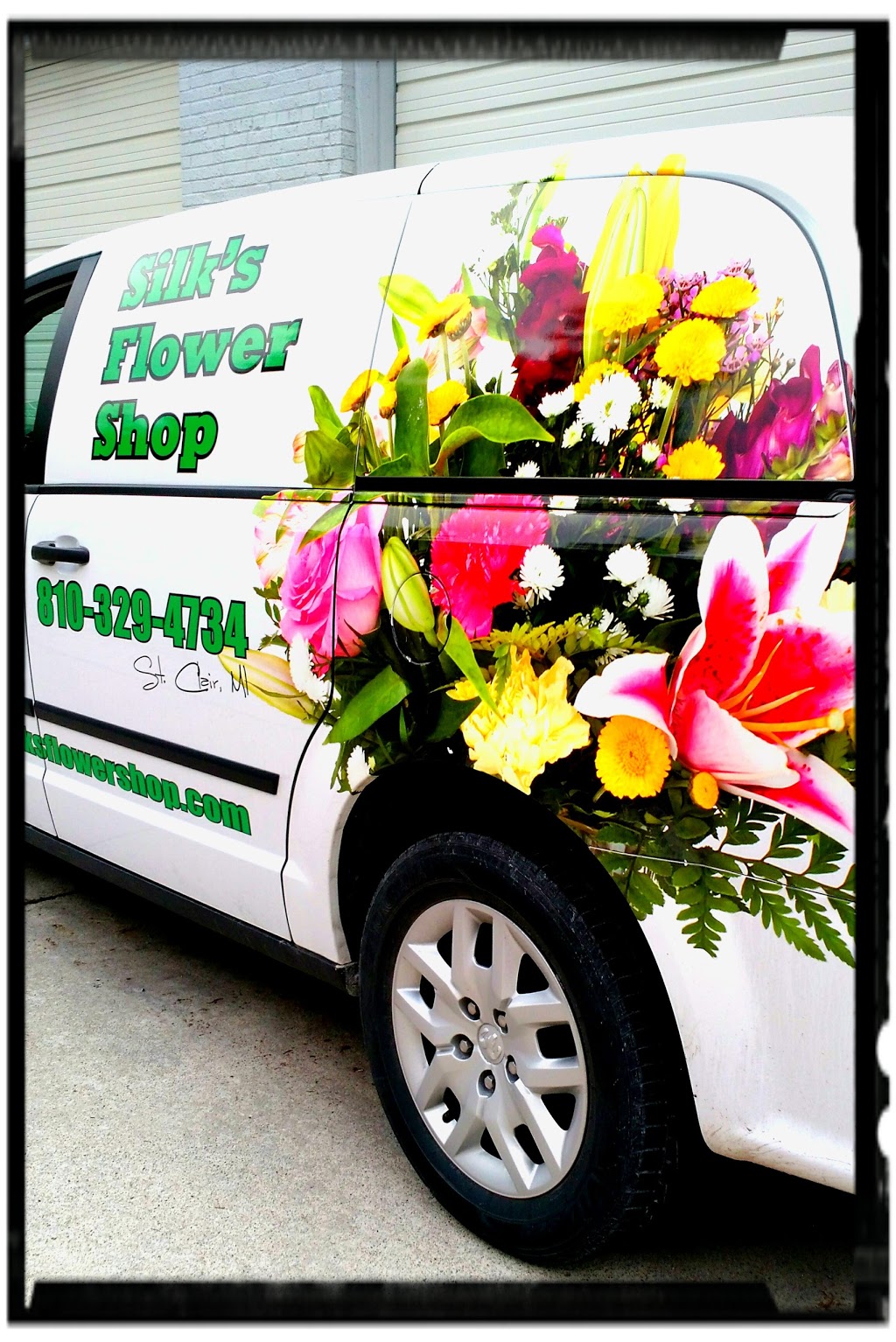 Silks Flower Shop | 816 Clinton Ave, St Clair, MI 48079, USA | Phone: (810) 329-4734