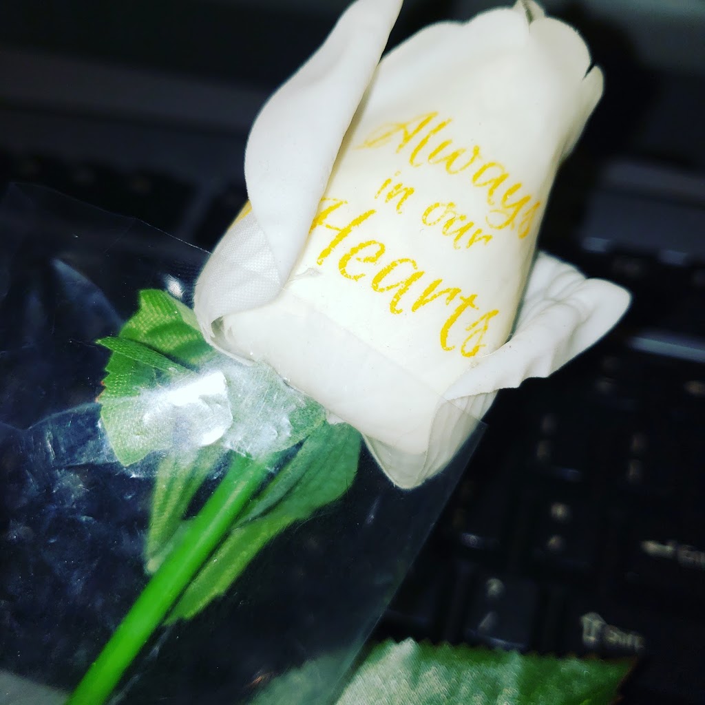 Say It FLOWER | 187 Queen Victoria Dr, Hamilton, ON L8W 1W6, Canada | Phone: (647) 786-2222