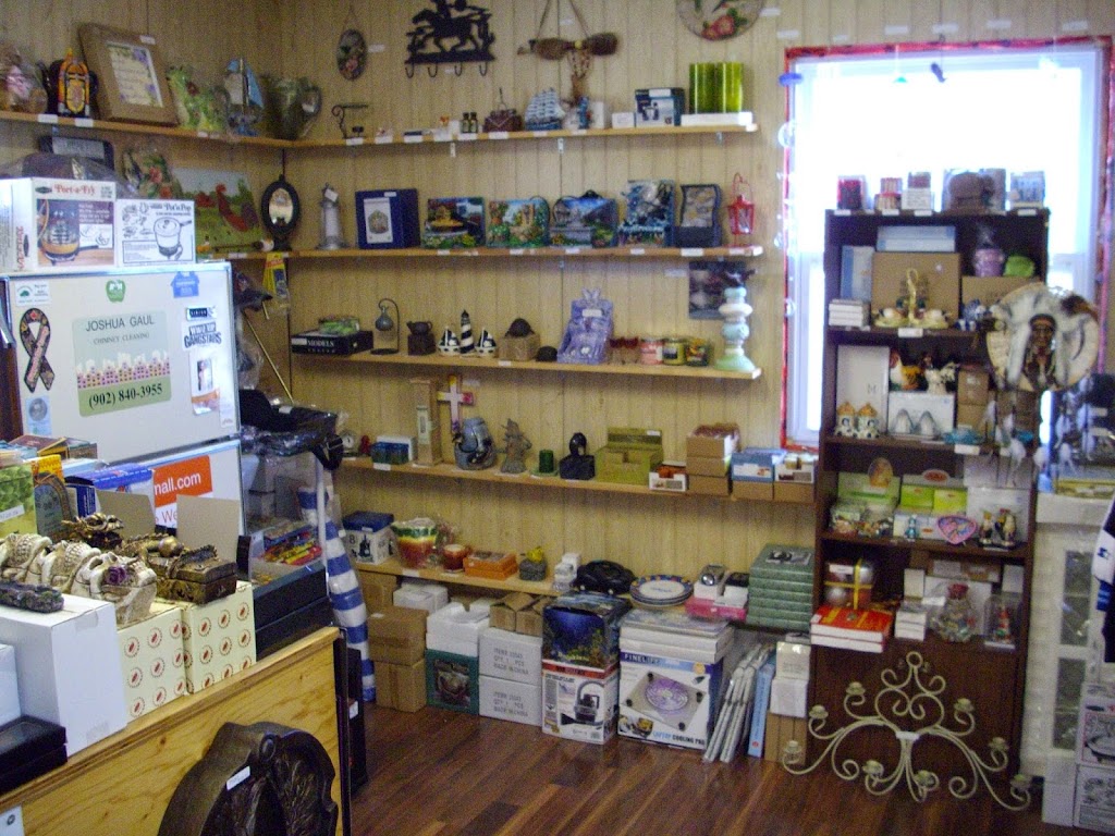 LAWRENCE GS GIFT SHOP | 7655 Nova Scotia Trunk 10, Middleton, NS B0S 1P0, Canada | Phone: (902) 825-3829