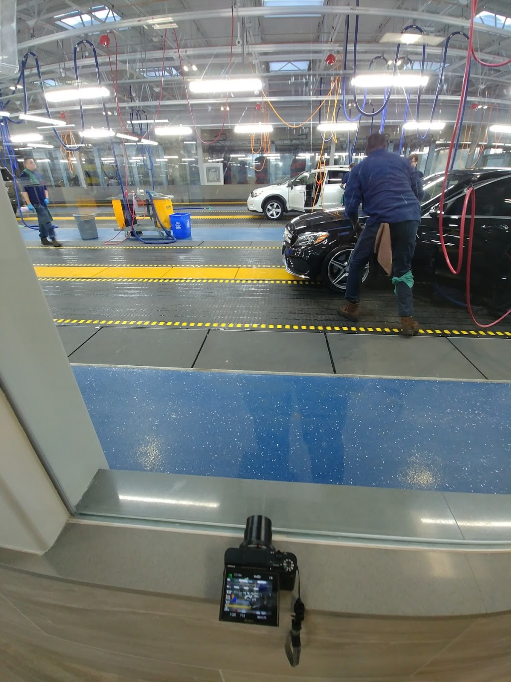 Auto Spa Mississauga + Jiffy Lube | 3663 Platinum Dr, Mississauga, ON L5M 0Y7, Canada | Phone: (905) 820-9889