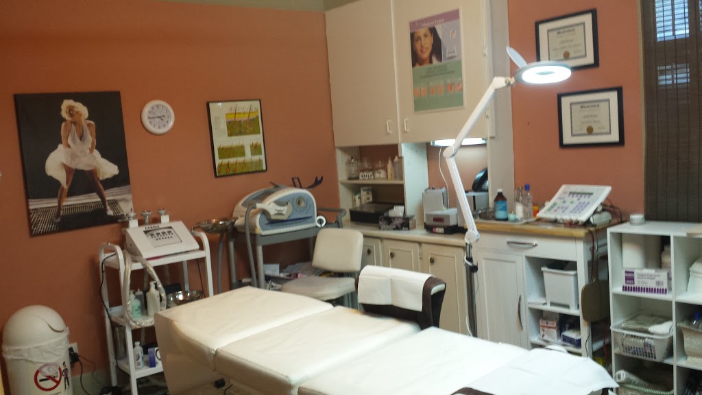 Caroles Laser clinic | hair care | 578 Paris St, Sudbury, ON P3E 3B4, Canada | 7056731234 OR +1 705-673-1234
