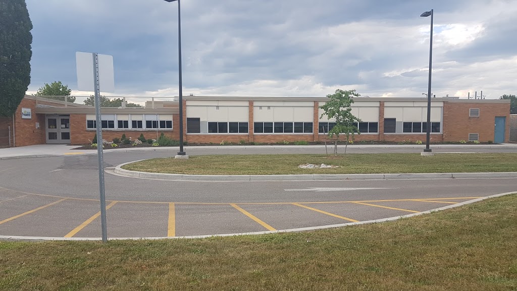 École élémentaire catholique Saint-Edmond | 1880 Totten St, Windsor, ON N9B 1X3, Canada | Phone: (519) 945-0924