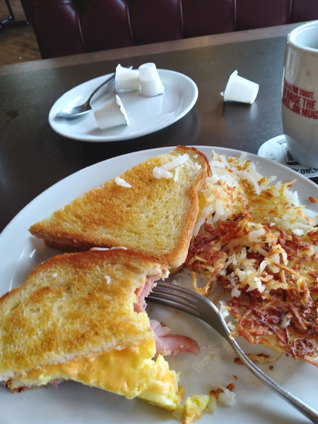 Dennys | 2950 Mount Lehman Rd, Abbotsford, BC V4X 1T3, Canada | Phone: (604) 850-7263