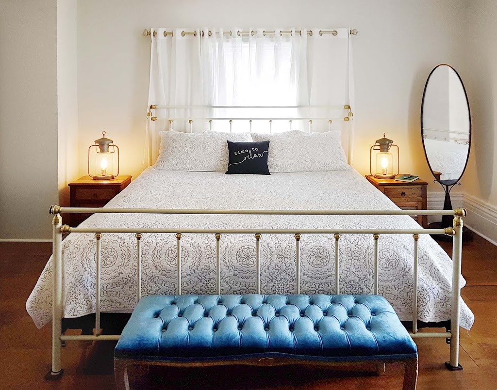 Wellington Willows Boutique Bed & Breakfast | 341 Wellington Main St, Wellington, ON K0K 3L0, Canada | Phone: (613) 399-5055