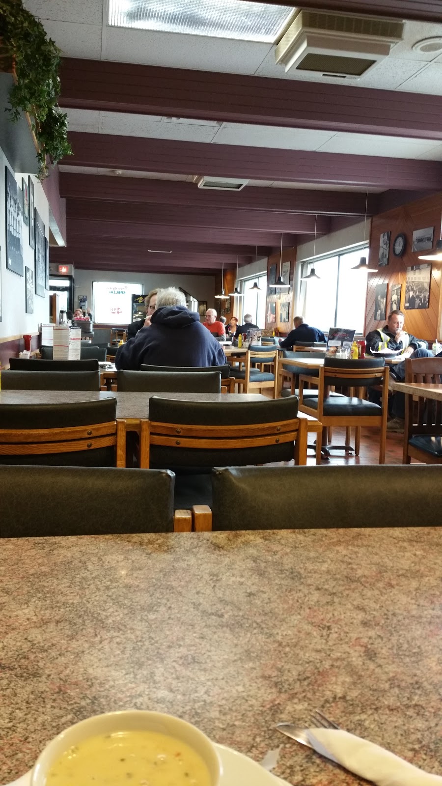Salisbury House (Commissary) | 1 Bannister Rd, Winnipeg, MB R2R 0P2, Canada | Phone: (204) 633-7955