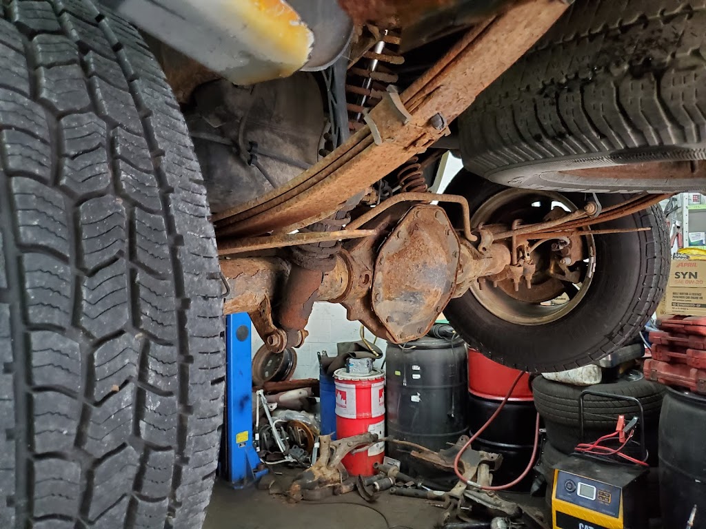 Garage Clency | 1716 Rue Soucy, Saint-Hubert, QC J4T 1A3, Canada | Phone: (450) 486-7775
