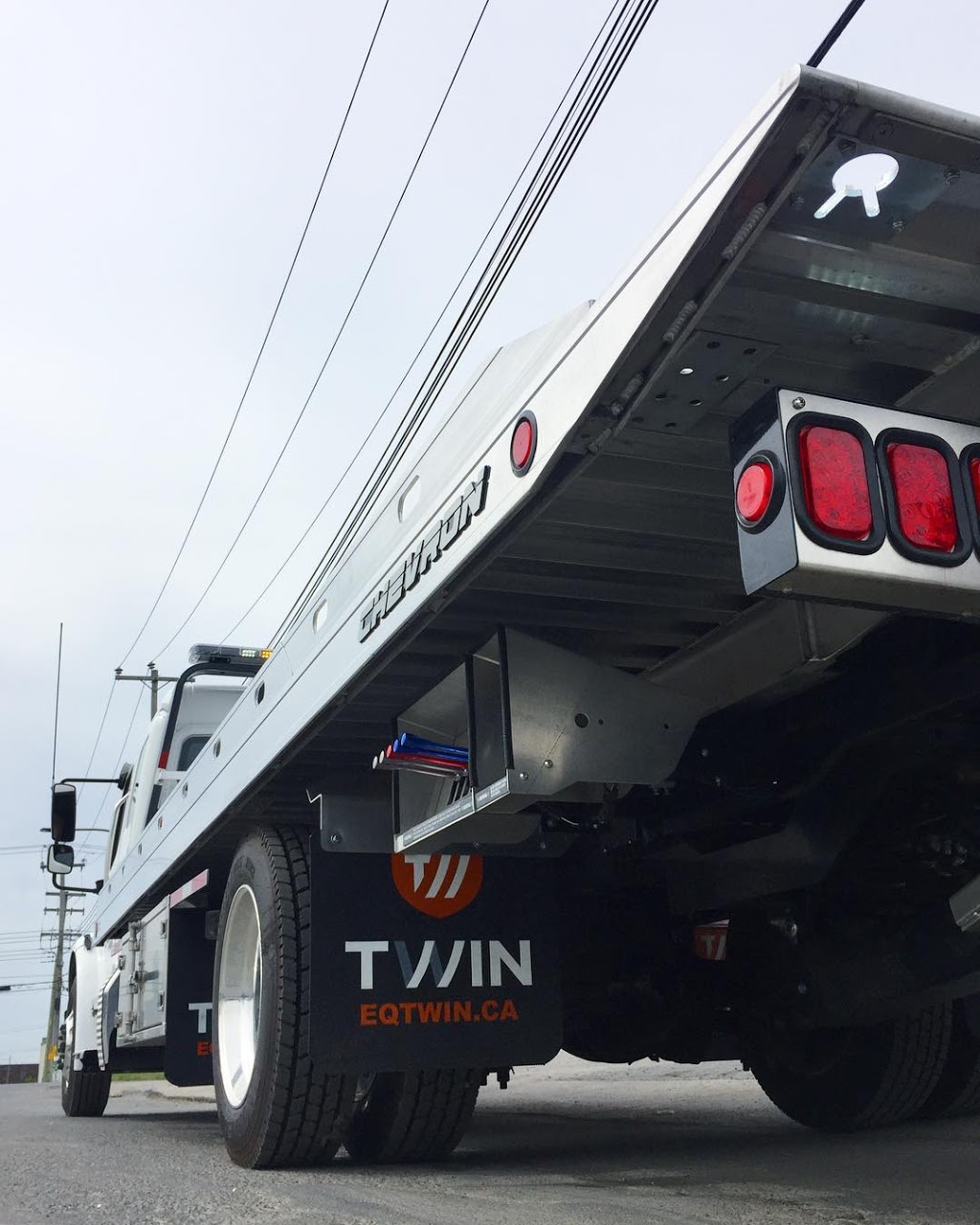 Équipements TWIN Inc. | 10401 Boulevard Parkway, Anjou, QC H1J 1R4, Canada | Phone: (514) 353-1190
