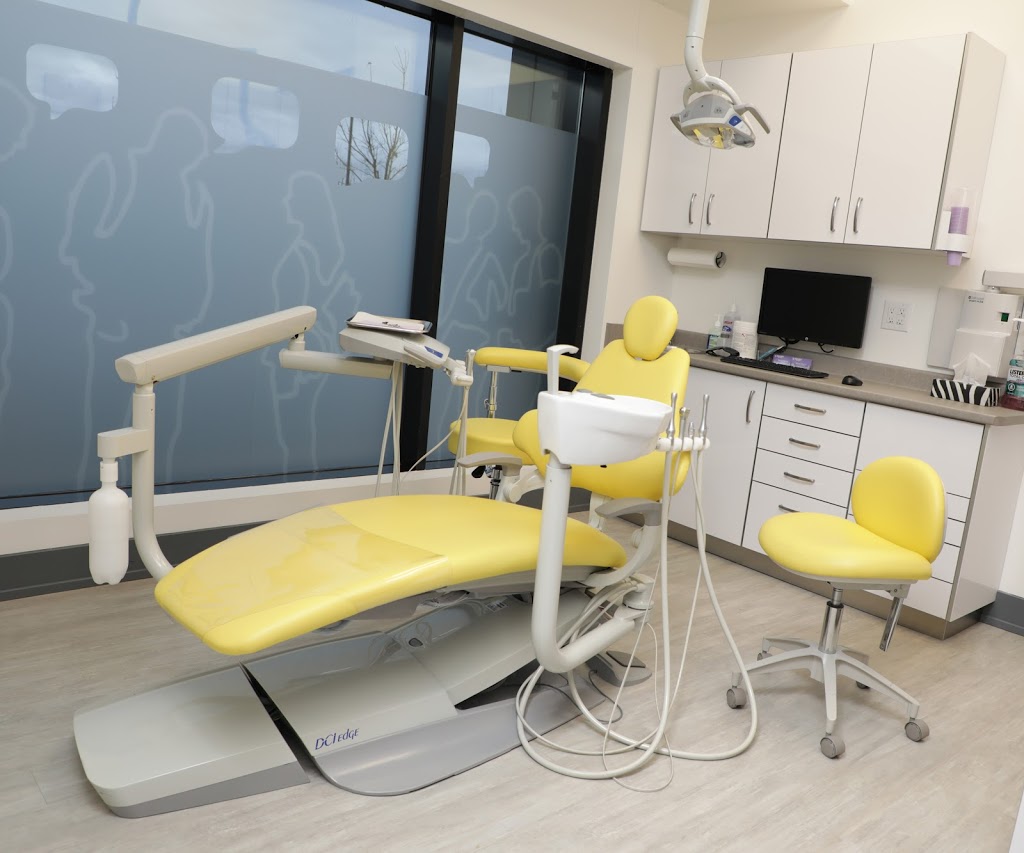 Quad Dental Dentist in North York 95 The Pond Rd Unit 60, North York, ON M3J 0L1, Canada