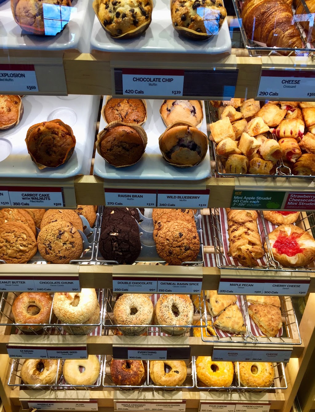 Tim Hortons | 1229 King St N, St. Jacobs, ON N0B 2N0, Canada | Phone: (519) 664-1544
