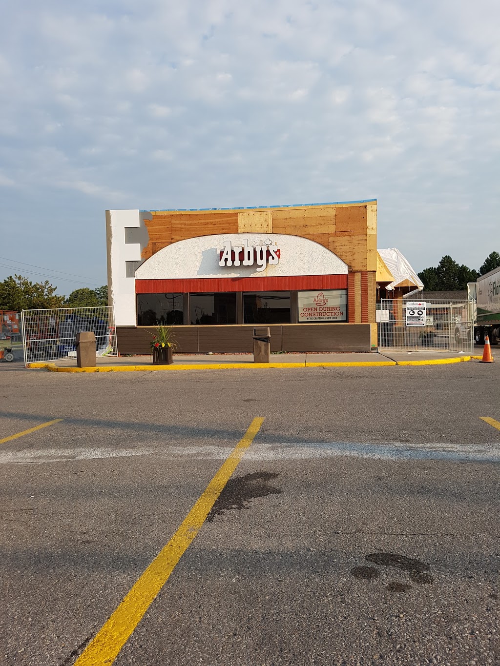 Arbys | 300 Taunton Rd E, Oshawa, ON L1H 7K4, Canada | Phone: (905) 723-4178