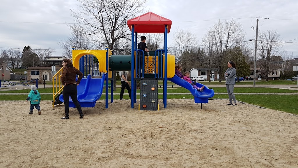 Piscine Municipale | 320 Rue Bill-Clément, Thurso, QC J0X 3B0, Canada | Phone: (819) 985-3252