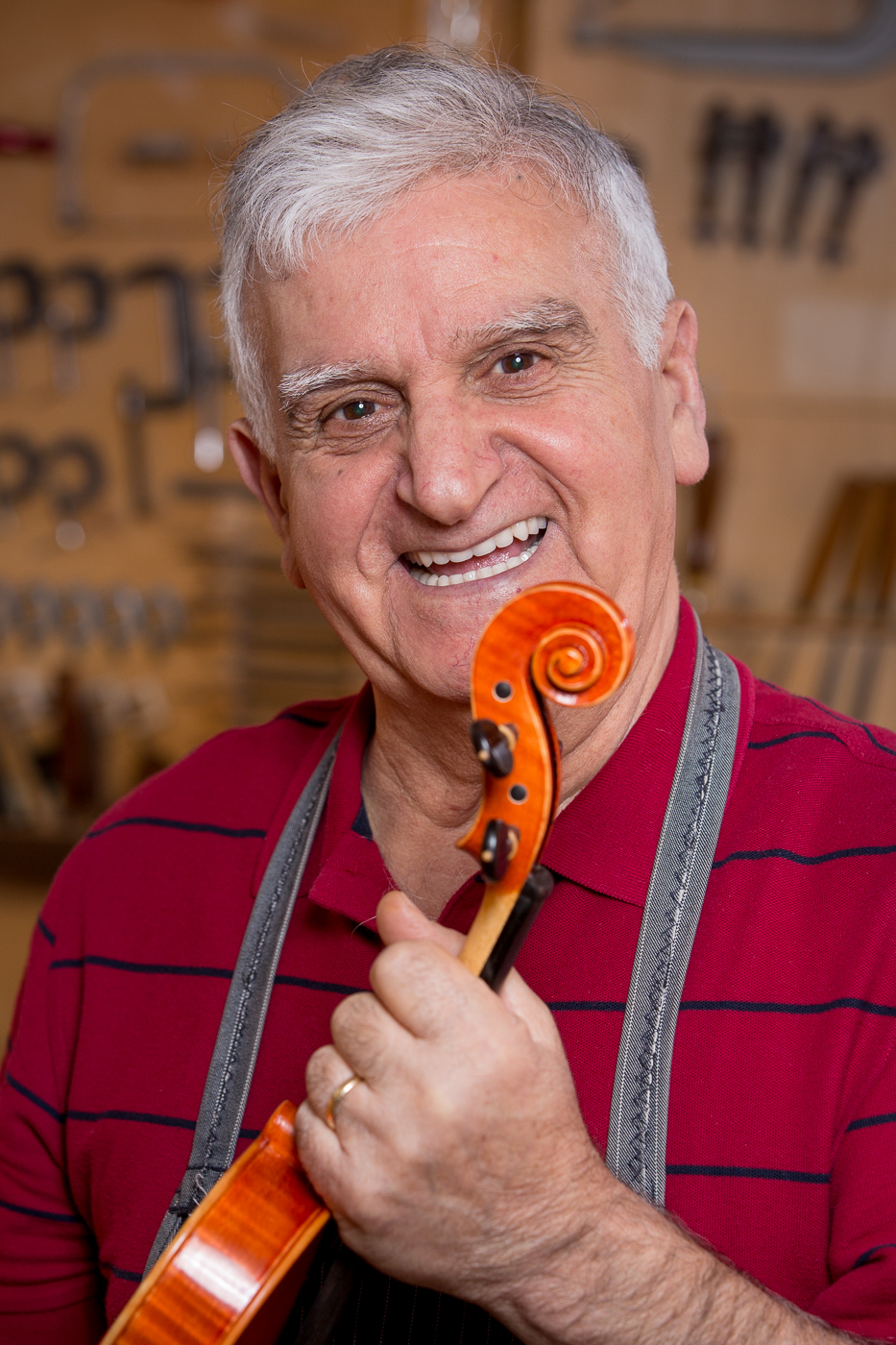 Hratch Armenious Violin Maker | 903 Willowdale Ave, North York, ON M2M 3C2, Canada | Phone: (416) 221-8826