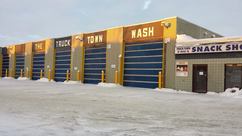 Willow Truck Town Wash | 7611 49 Ave, Red Deer, AB T4P 1M3, Canada | Phone: (403) 343-8696