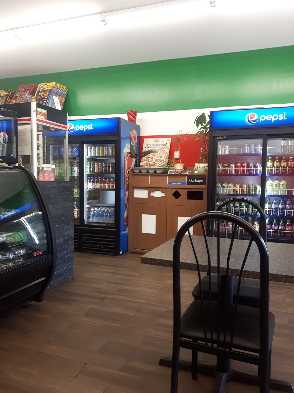 Crazy Weasel Restaurant | 2751 Nova Scotia Trunk 7, Lake Echo, NS B3E 1A3, Canada | Phone: (902) 829-2222