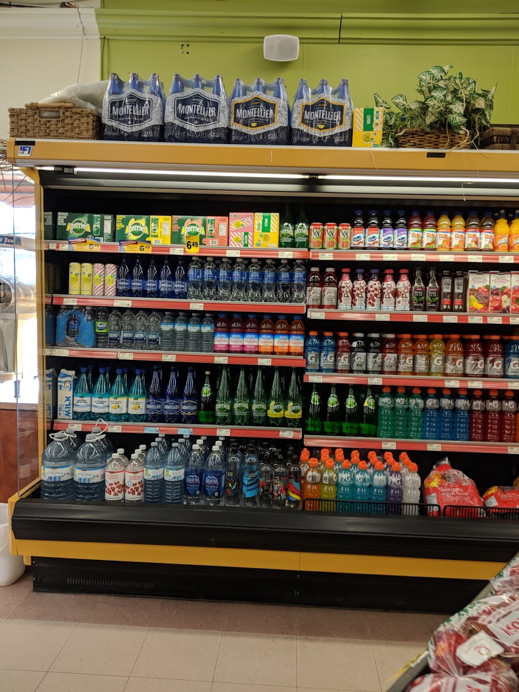 Alimentation Blackburn Marche | 54 Rue Saint-Pierre, La Baie, QC G1B 5Y7, Canada | Phone: (418) 544-2747