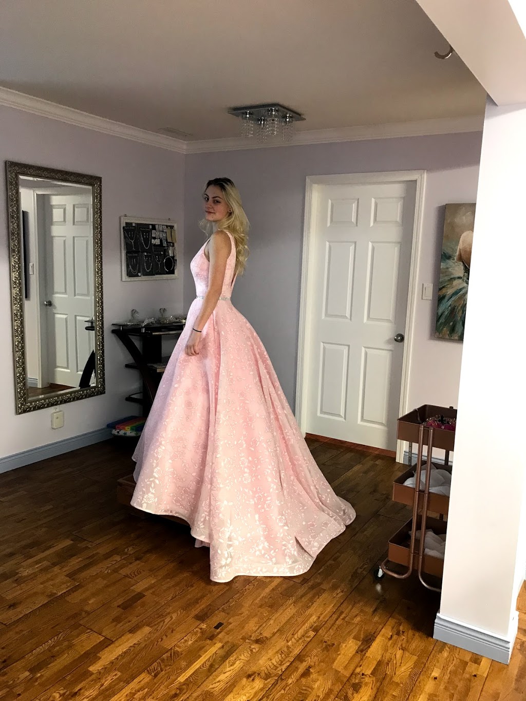 Fariba Fashion | 2527 Eagle Mountain Dr, Abbotsford, BC V3G 3A1, Canada | Phone: (604) 374-6772