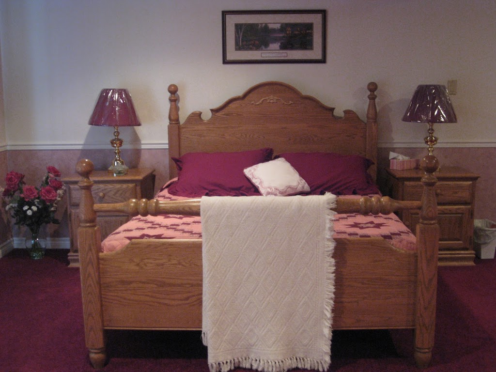Walnut Hill Cabin | 3247 Bricker School Line, Wallenstein, ON N0B 2S0, Canada | Phone: (519) 664-1124