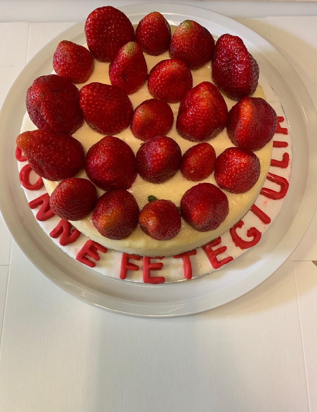 patisserie dolce francesco | Boul de Pierrefonds, Montréal, QC H9H 3P6, Canada | Phone: (514) 629-3634