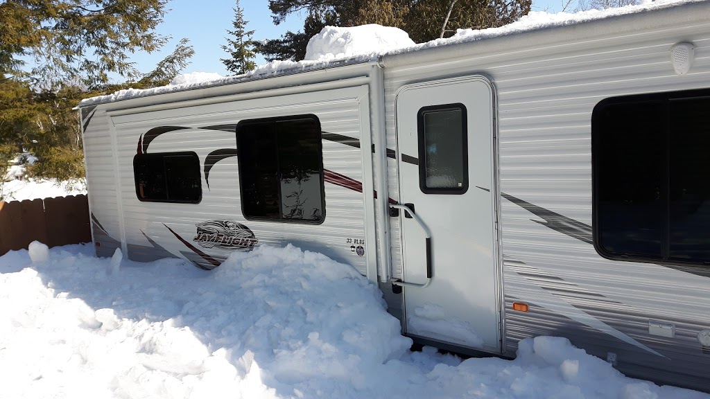 camping domaine du lac cedriere | 40 QC-315, Montpellier, QC J0V 1M0, Canada | Phone: (613) 297-7278