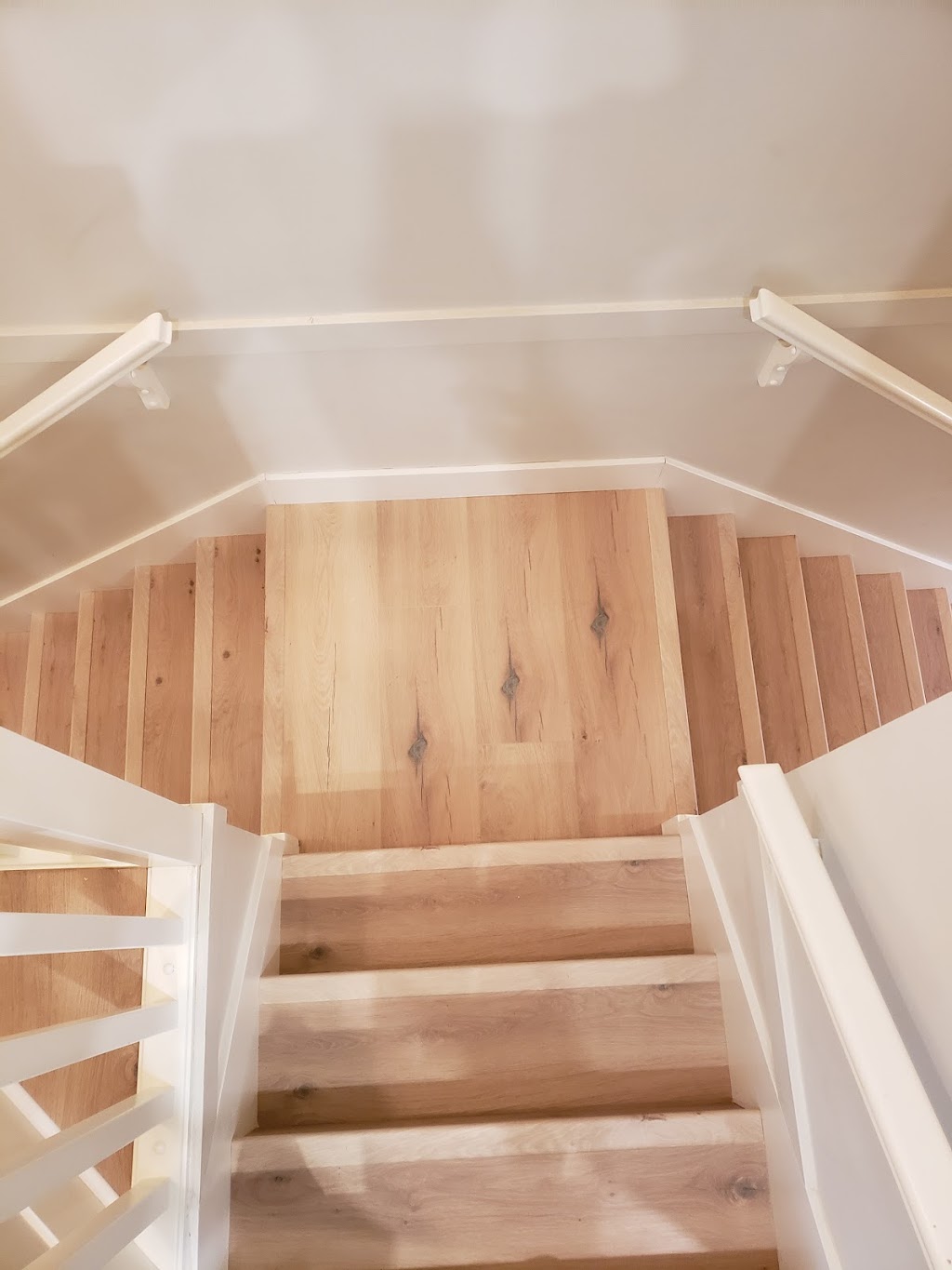 The Flooring Guys | 1352 Glenbrook St, Coquitlam, BC V3E 3G8, Canada | Phone: (778) 233-8389