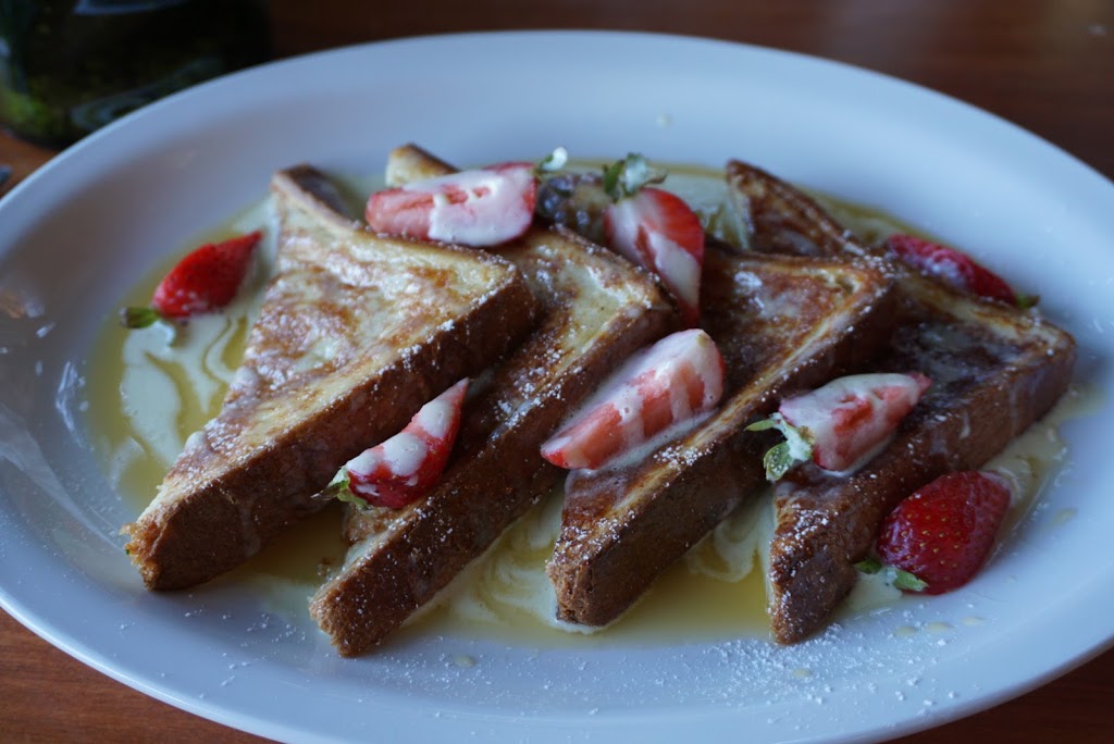 Shaughnessy Restaurant | 5251 Oak St, Vancouver, BC V6M 4H1, Canada | Phone: (604) 261-0011
