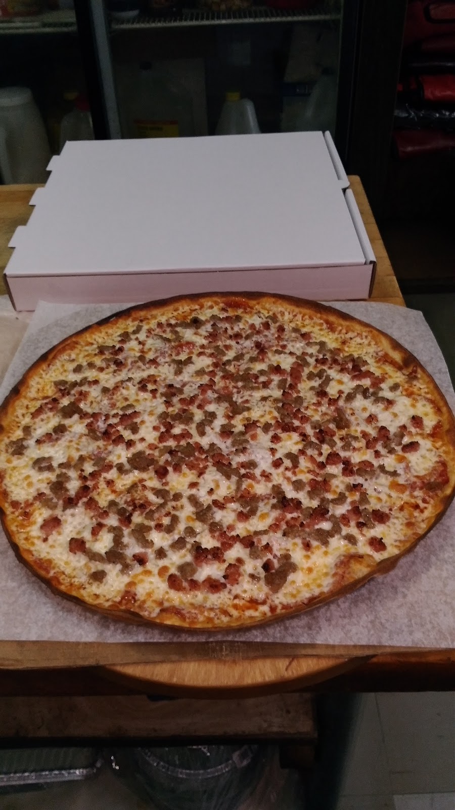 Gondola Incomparable Pizza | 4801 26 Ave NE, Calgary, AB T1Y 3E1, Canada | Phone: (403) 285-5116