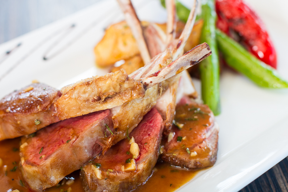 Le Viking Restaurant & Bar | 58 Chemin Masson, Sainte-Marguerite-du-Lac-Masson, QC J0T 1L0, Canada | Phone: (450) 228-4400