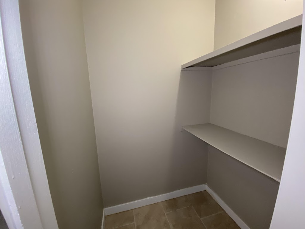 Murray Apartments | 11906 104 St NW, Edmonton, AB T5G 2L3, Canada | Phone: (780) 242-8740