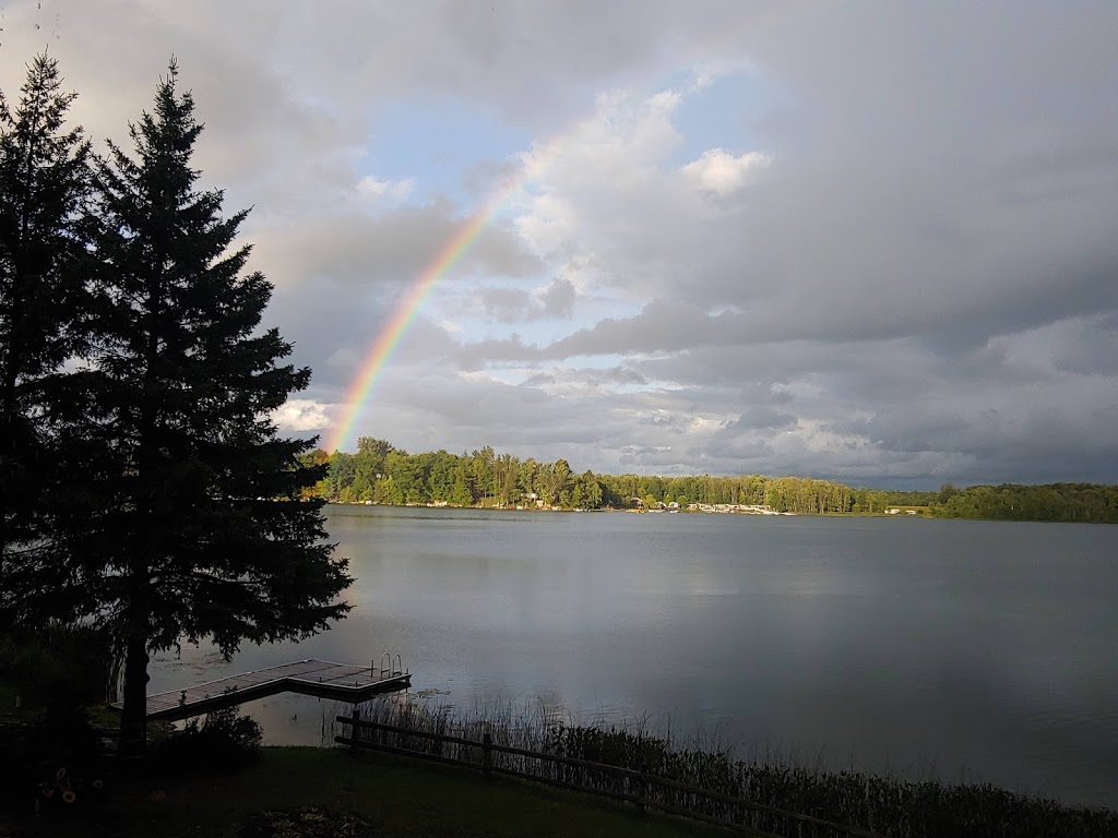 Silver Lining Lakeside Retreat | 1582 Bruce Rd 1, Holyrood, ON N0G 2B0, Canada | Phone: (226) 995-1000