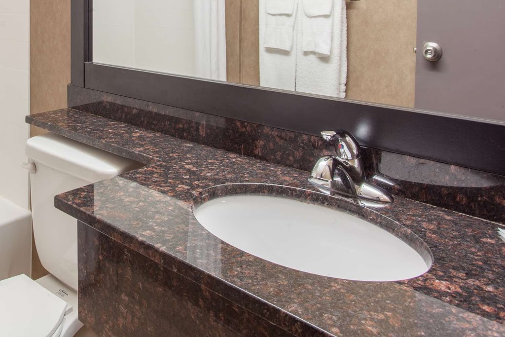 Howard Johnson by Wyndham Winnipeg West | 3740 Portage Ave, Winnipeg, MB R3K 0Z9, Canada | Phone: (204) 272-4169