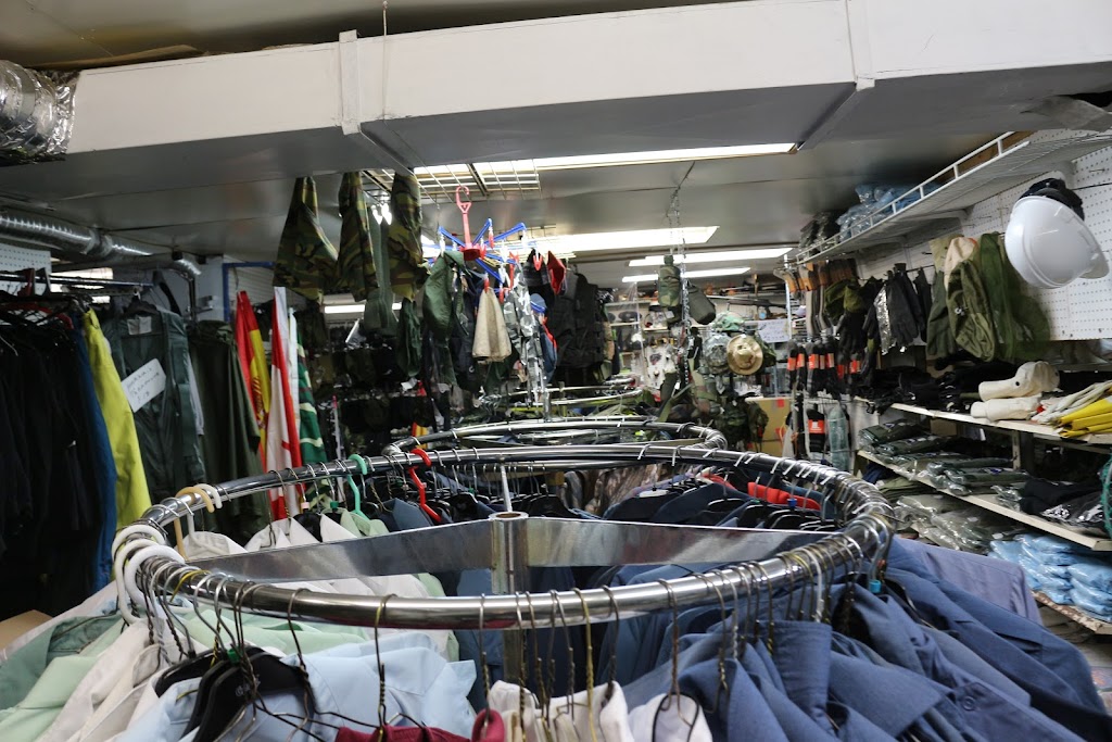 Surplus DArmee 170 | 2116 Bd du Royaume O, Chicoutimi, QC G7H 5B1, Canada | Phone: (418) 545-0419