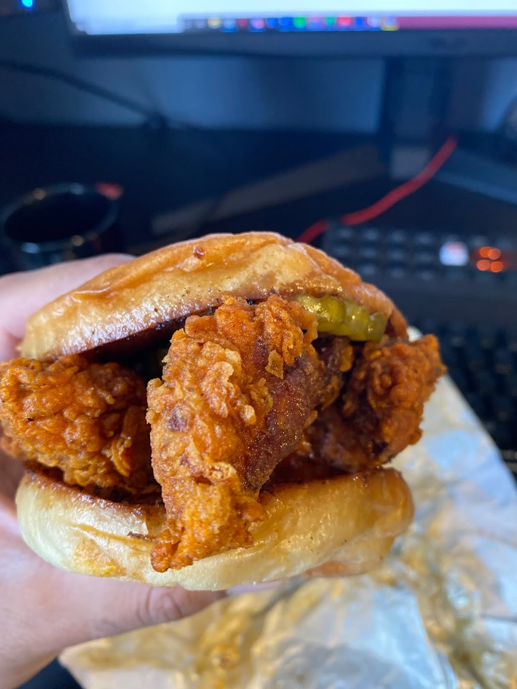 Frankies Nashville Hot Chicken | 705 Kingston Rd, Pickering, ON L1V 6K3, Canada | Phone: (905) 420-3334