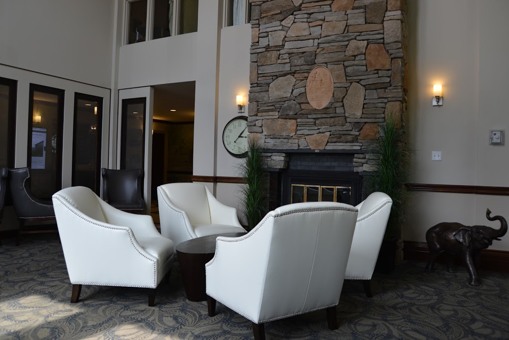 Elm Hurst Inn & Spa | 415 Harris St, Ingersoll, ON N5C 3J8, Canada | Phone: (519) 485-5321
