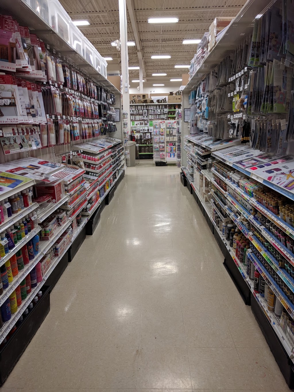Michaels | 5617 Hazeldean Rd, Ottawa, ON K2S 0P5, Canada | Phone: (613) 831-9023