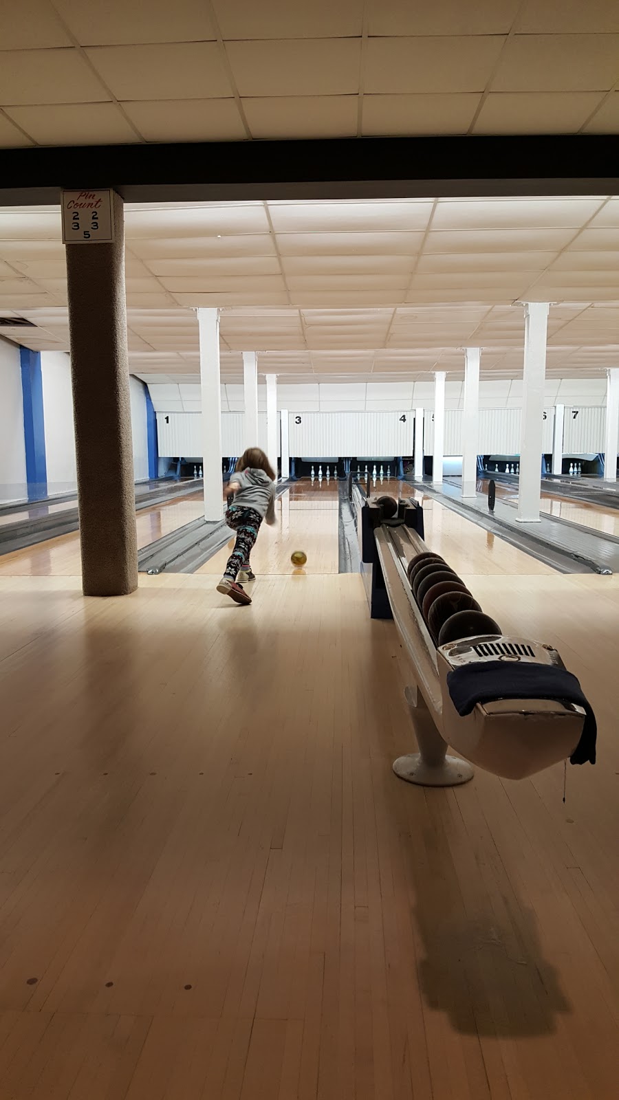 Carrolls Bowling Lanes | 7 Klauck St, Fort Erie, ON L2A 3P2, Canada | Phone: (905) 871-0818