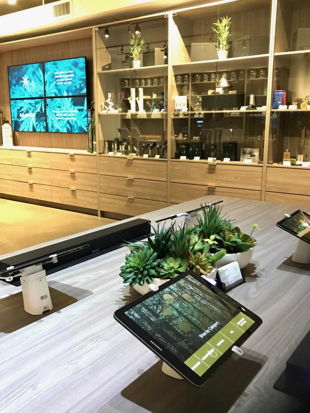 Clarity Cannabis High River | 416 Centre St SE UNIT 101, High River, AB T1V 2C2, Canada | Phone: (403) 649-0048